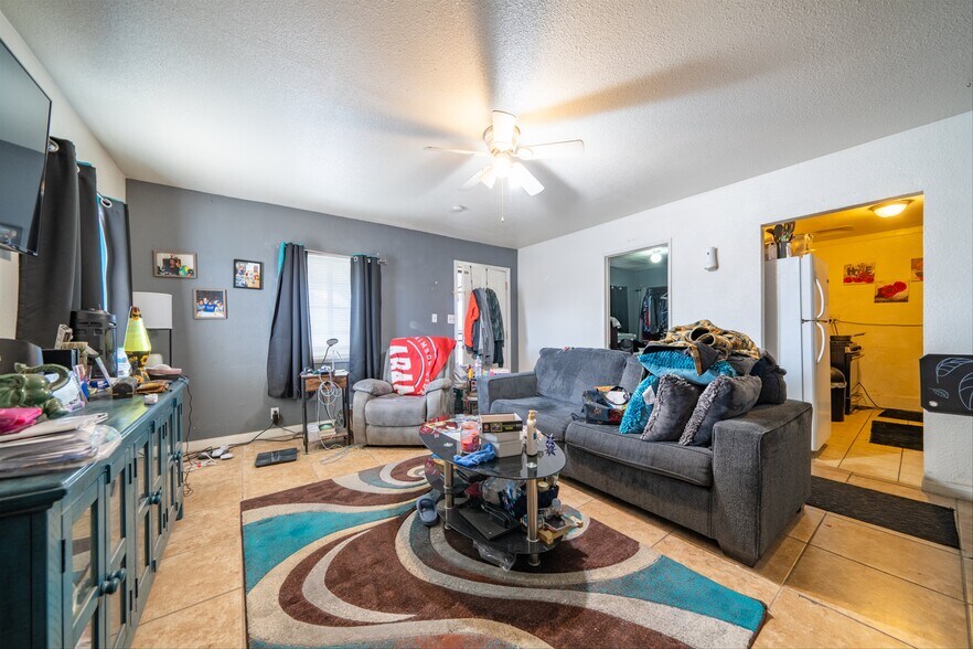 More Photos Of 2507 W Avenue L, Lancaster Apartments For Sale