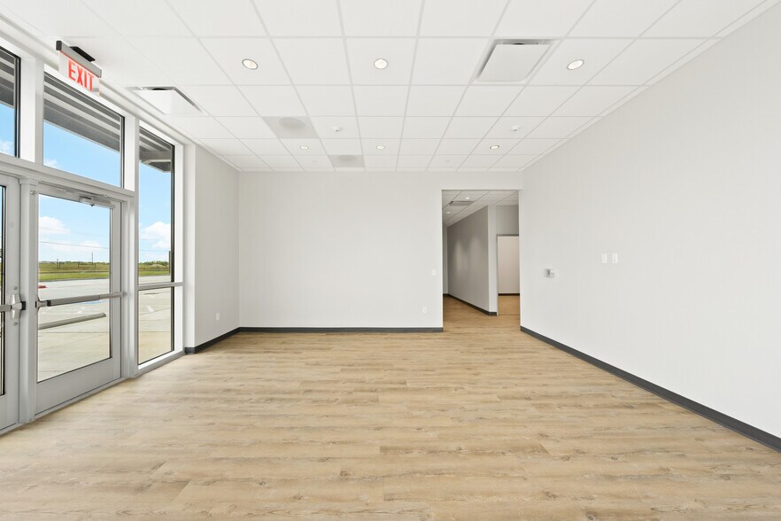 More Photos Of 1720 Eberhart Rd, Temple Warehouse For Lease