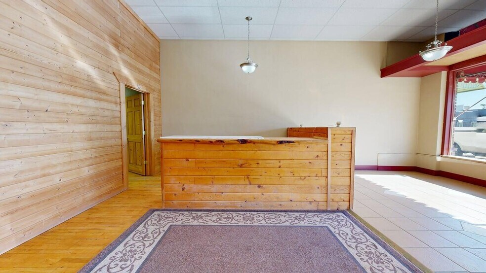 More Photos Of 113 E Main St, Laurel Office For Sale