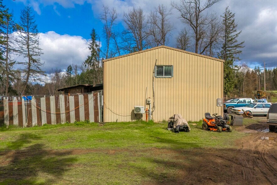 More Photos Of 32416 Mountain Hwy E, Eatonville General Retail For Sale