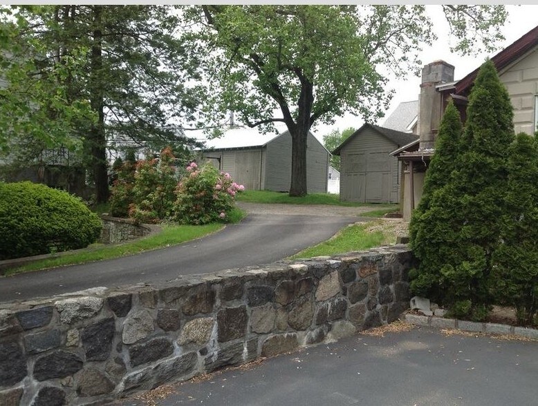 More Photos Of 708 N Division St, Peekskill Restaurant For Lease