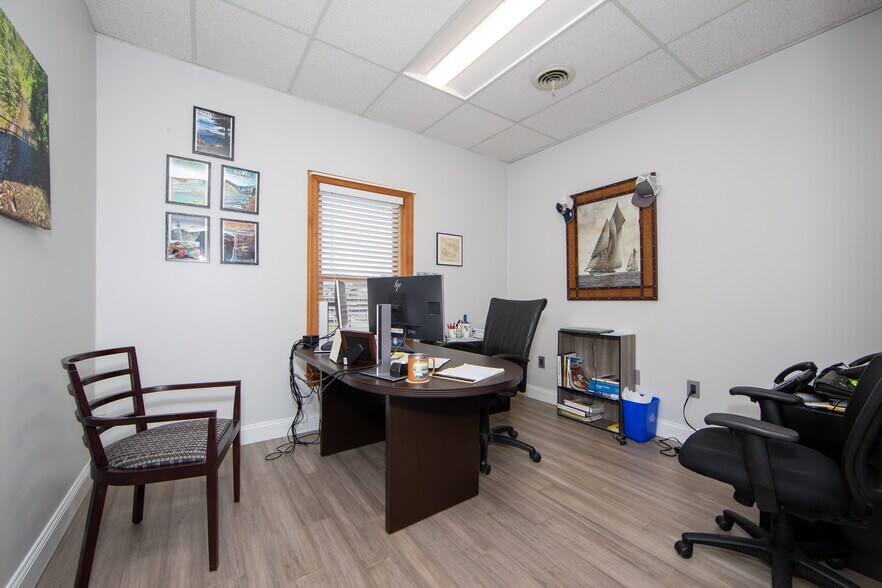 More Photos Of 6501 Mechanicsville Tpke, Mechanicsville Office For Lease