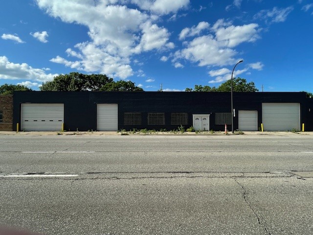 Primary Photo Of 380 W Eight Mile Rd, Ferndale Warehouse For Lease