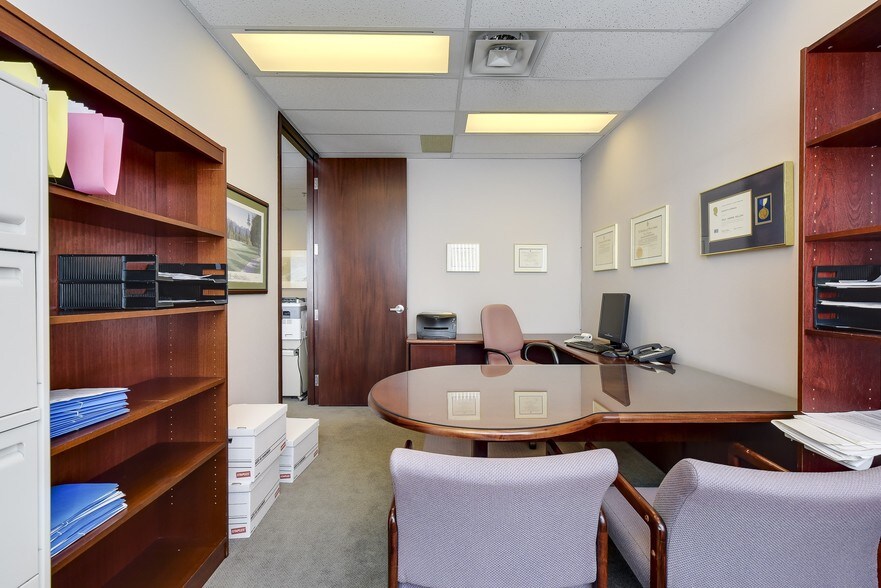 More Photos Of 4885 Kingsway, Burnaby Medical For Lease