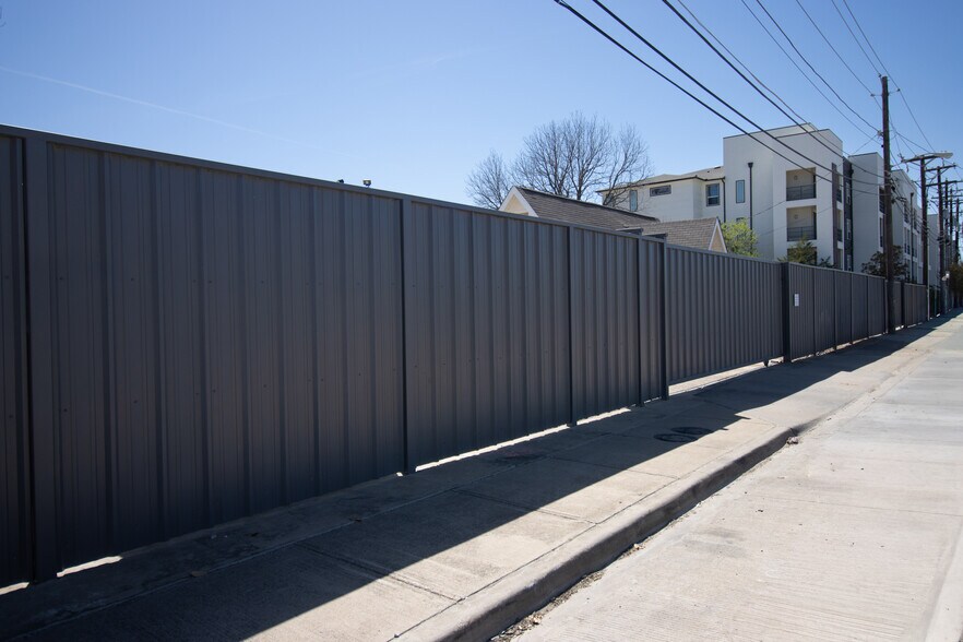 More Photos Of 2618 Bomar Ave, Dallas Land For Lease