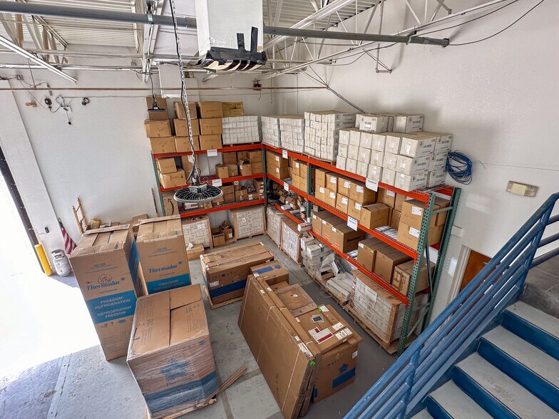 More Photos Of 8250 North Loop Dr, El Paso Warehouse For Lease