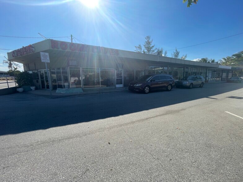 More Photos Of 2301 NE 26th St, Fort Lauderdale Freestanding For Sale