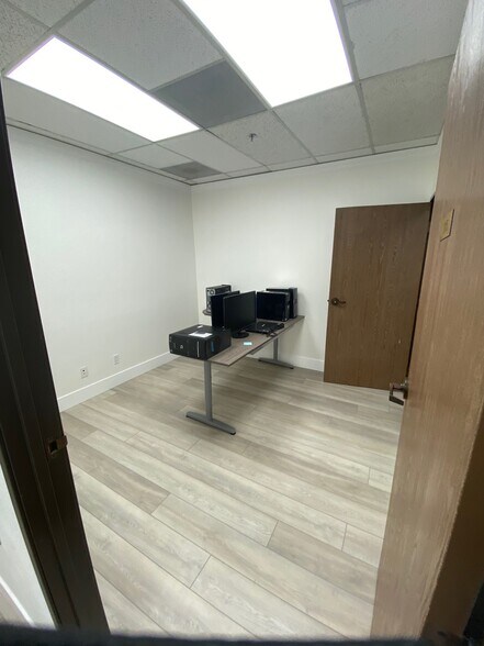 More Photos Of 23293 S Pointe Dr, Laguna Hills Medical For Lease