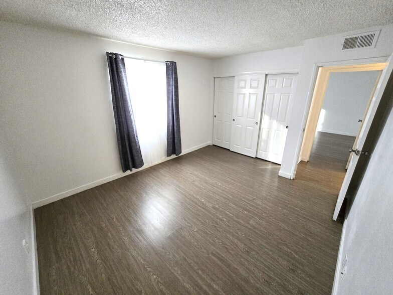 More Photos Of , Las Vegas Multifamily For Sale