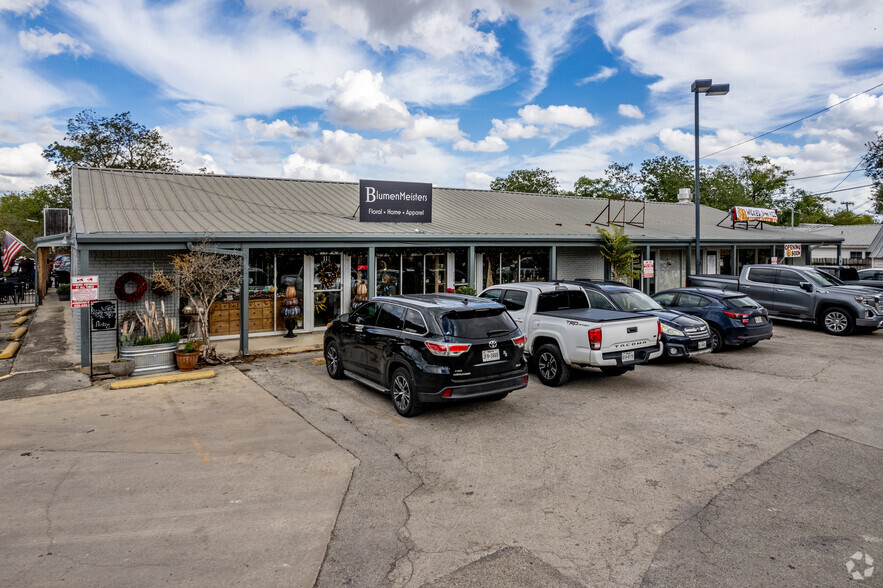 Primary Photo Of 111 S Union Ave, New Braunfels Storefront For Sale