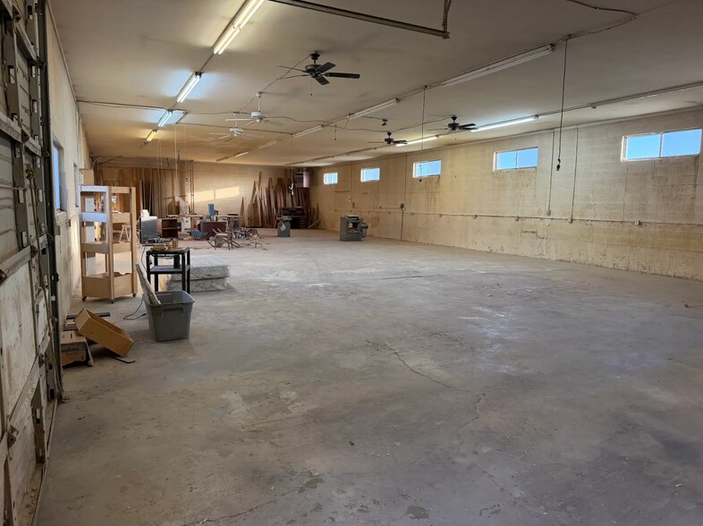 More Photos Of 589 N Geneva Rd, Lindon Warehouse For Sale