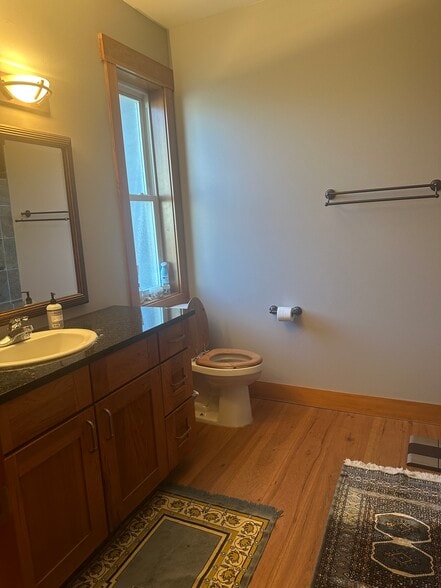 More Photos Of 1749 22nd St, Hood River Specialty For Sale