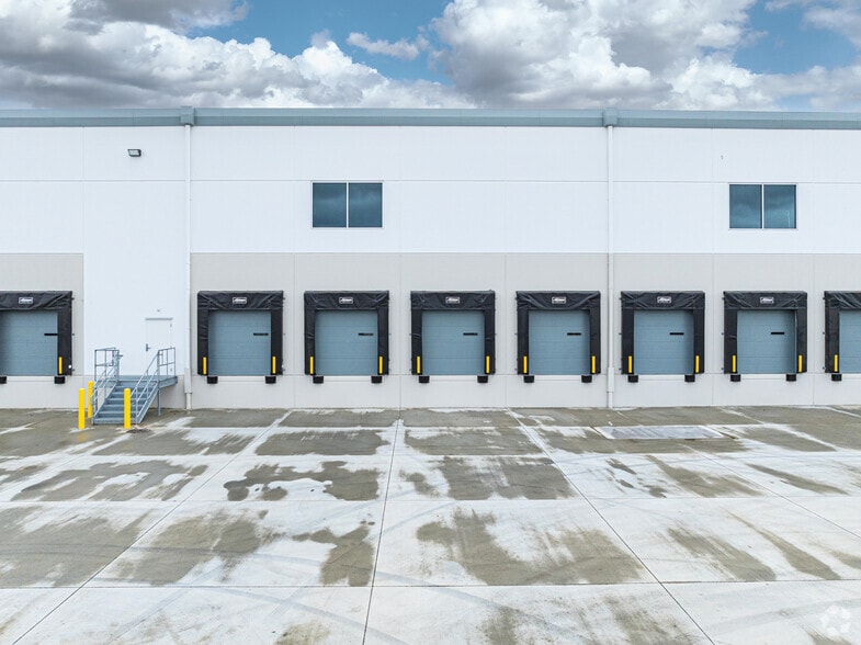 More Photos Of 13510 E Canyon Rd, Tacoma Unknown For Lease