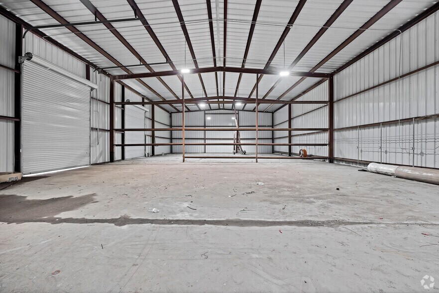 More Photos Of 1923 Kolfahl St, Houston Warehouse For Sale
