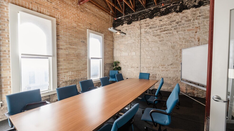 More Photos Of 200 E 6th St, Austin Loft Creative Space For Lease