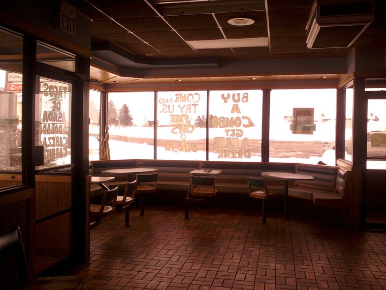 More Photos Of 1011-1013 E Spruce St, Abbotsford Storefront Retail Office For Lease