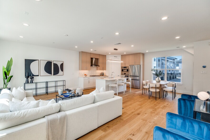 More Photos Of 3940 Spring Valley rd, Addison Multifamily For Sale