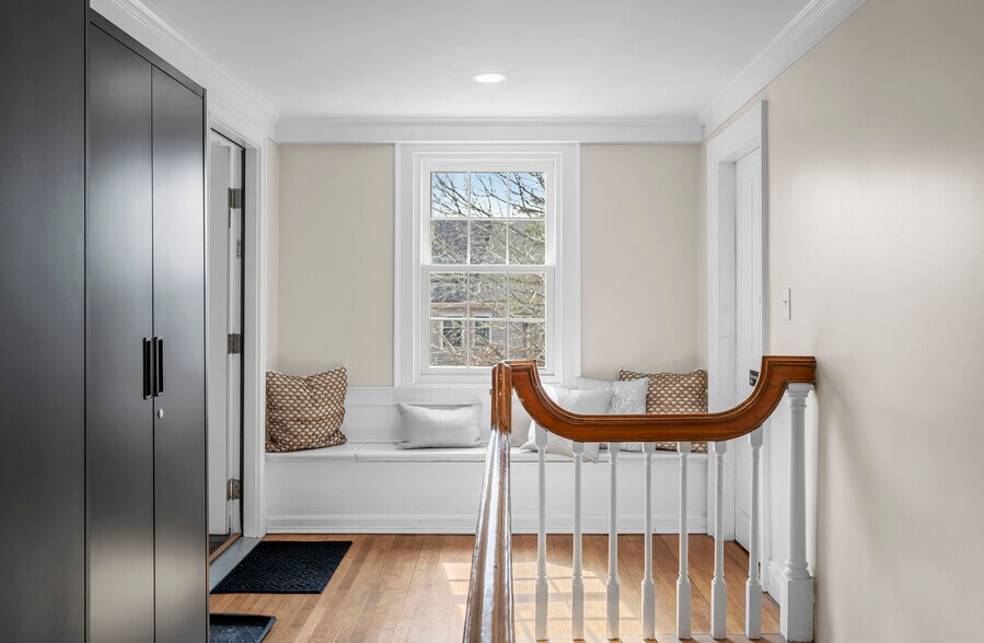 More Photos Of 3-5 Union St, Kennebunkport Storefront Retail Office For Sale