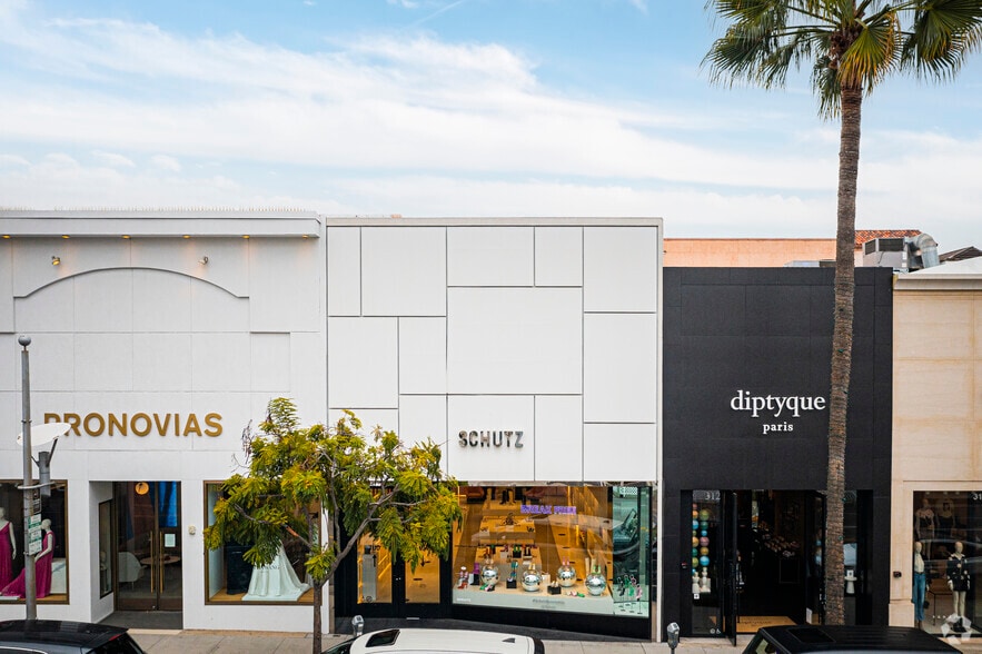 More Photos Of 300-312 N Beverly Dr, Beverly Hills Storefront For Lease