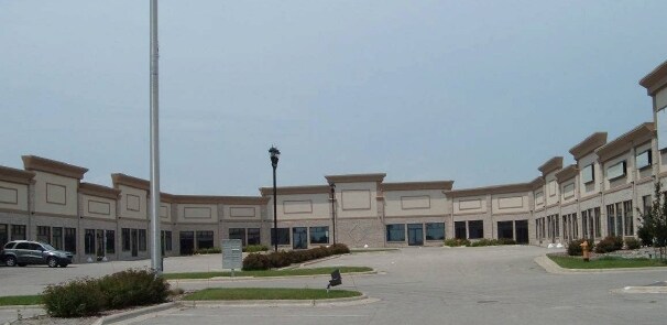 More Photos Of 976 American Dr, Neenah Freestanding For Lease