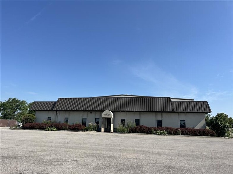 Primary Photo Of 75 Ransier Dr, Buffalo Truck Terminal For Sale