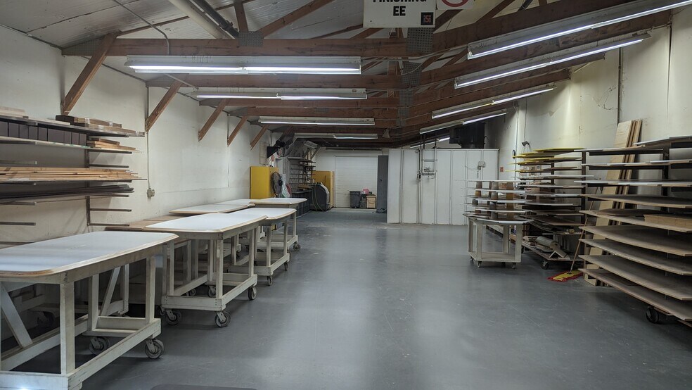 More Photos Of 525 W Rolling Meadows Dr, Fond Du Lac Warehouse For Lease