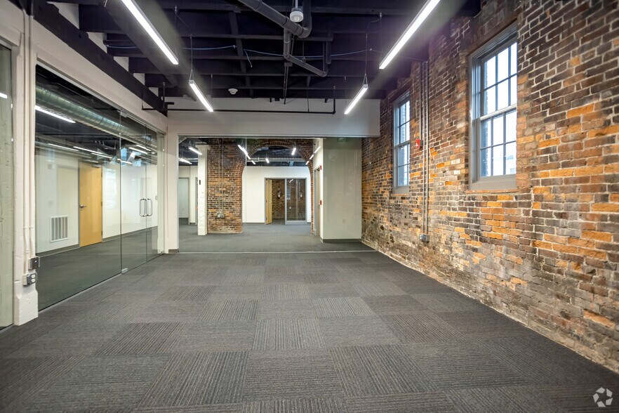 More Photos Of 141 Elm St, Buffalo Apartments For Lease