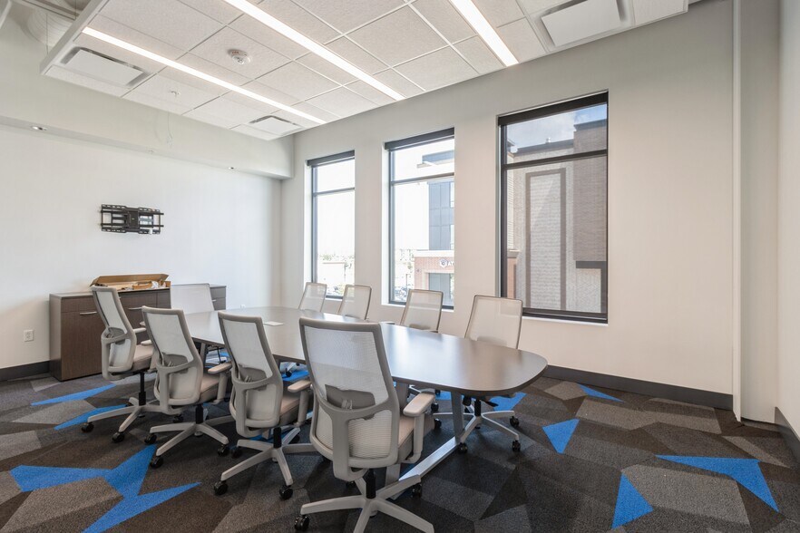 More Photos Of 1465 SW Park Square Dr, Ankeny Office For Lease