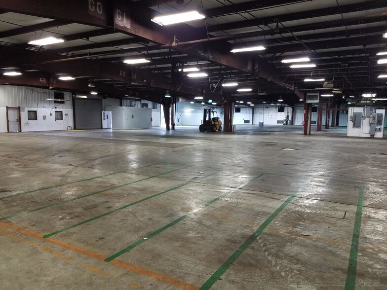 More Photos Of 1830 N Pine St, Vivian Industrial For Lease