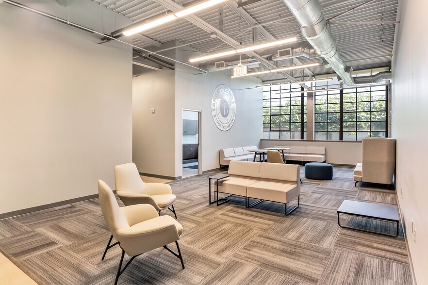 More Photos Of 201 N Rupert St, Fort Worth Office For Lease