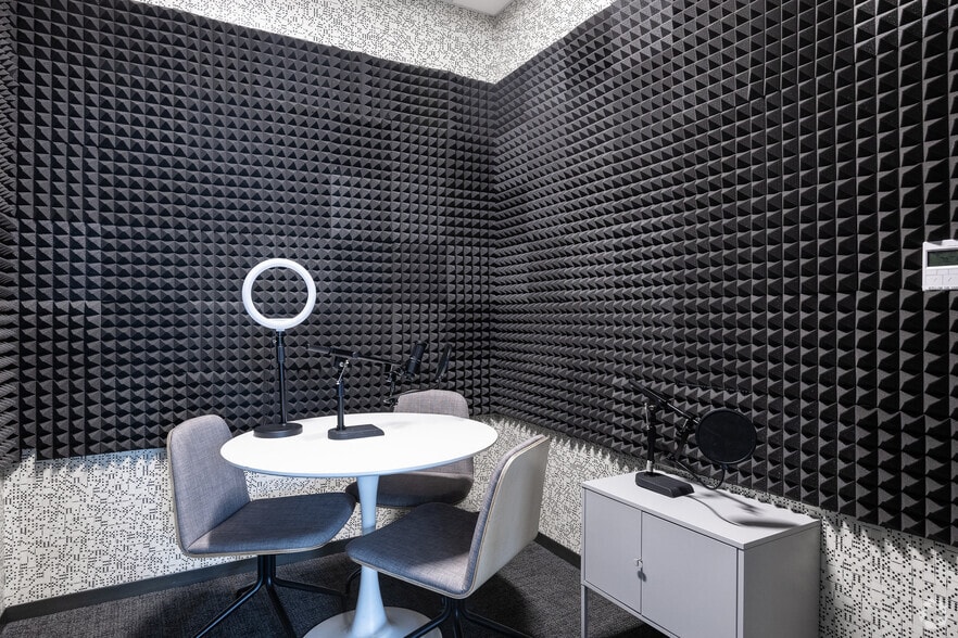 More Photos Of 700 Tech Center Pky, Newport News Coworking Space