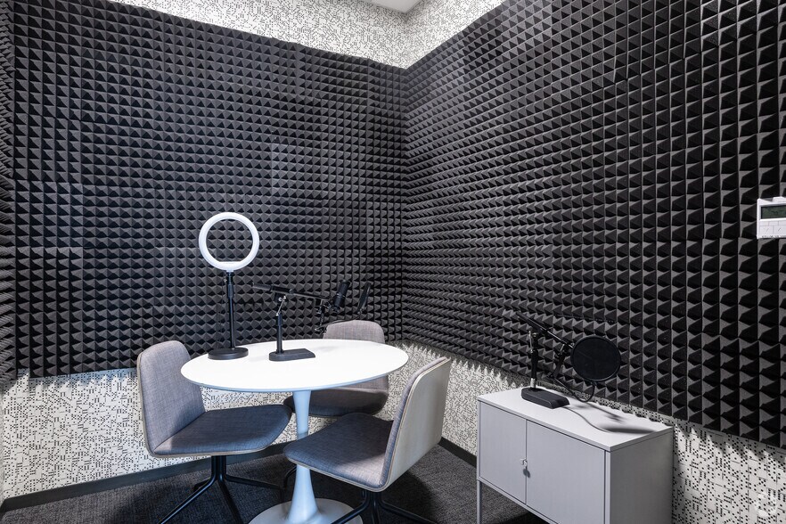 More Photos Of 700 Tech Center Pky, Newport News Coworking Space