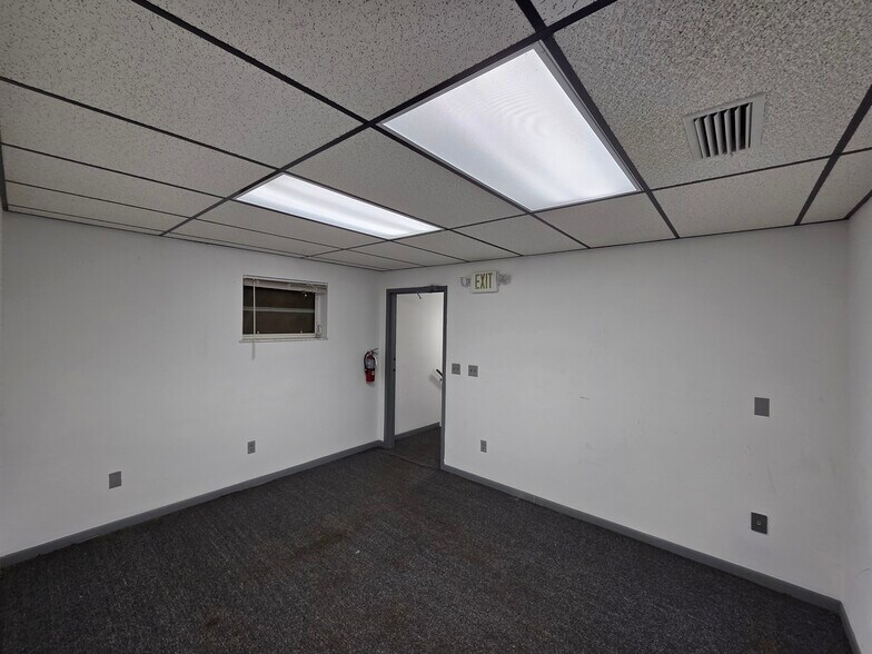 More Photos Of 13901 SW 143rd Ct, Miami Warehouse For Lease