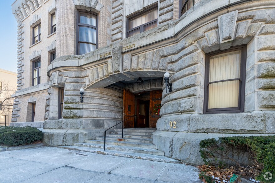 More Photos Of 92 High St, Medford Medical For Lease