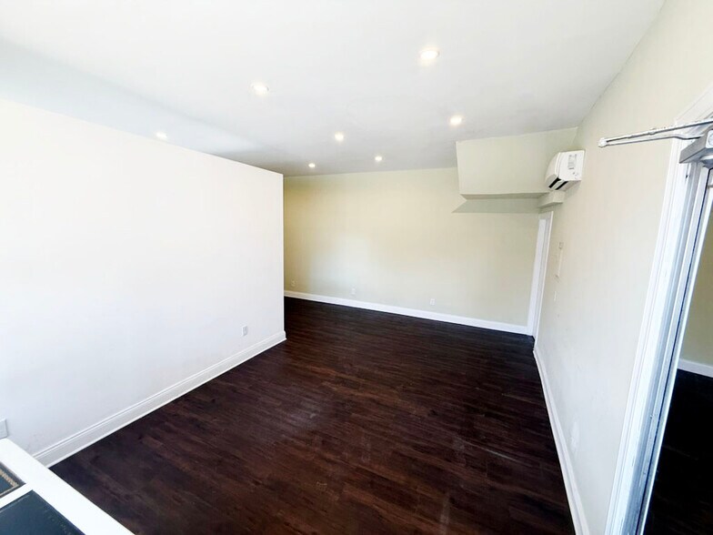 More Photos Of 1185 Elizabeth Ave, Elizabeth Storefront For Lease