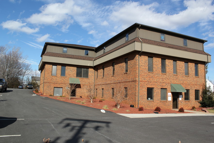 Primary Photo Of 137 Laxton Rd, Lynchburg Office For Lease