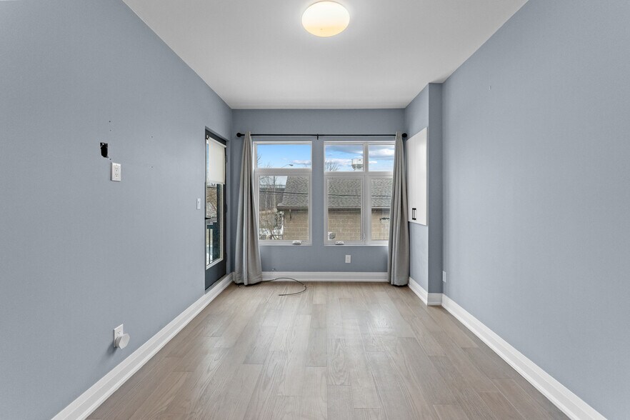 More Photos Of 5848 Ferry St, Niagara Falls General Retail For Sale