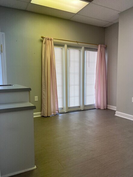 More Photos Of 115 Stone Village Dr, Fort Mill Medical For Lease