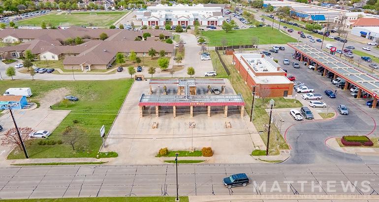 Primary Photo Of 2521 Belt Line Rd, Garland Carwash For Sale