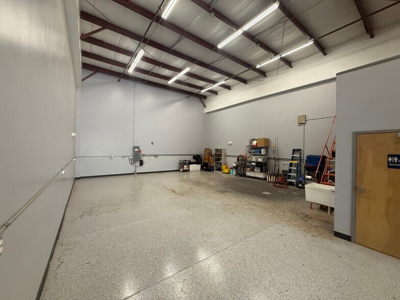 More Photos Of 7270 114th Ave, Largo Distribution For Sale