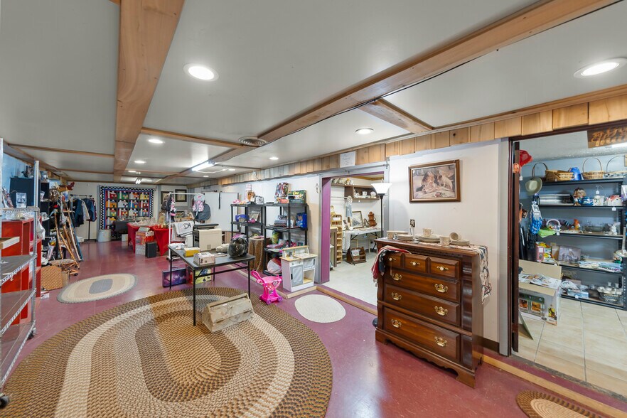 More Photos Of 8018 Northwestern Tpke, Keyser General Retail For Sale