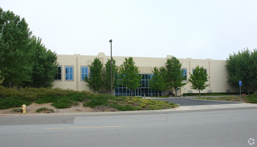 More Photos Of 850 Jarvis Dr, Morgan Hill Distribution For Lease