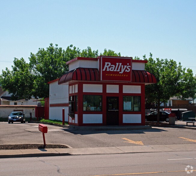More Photos Of 2122 S Limestone St, Springfield Fast Food For Lease