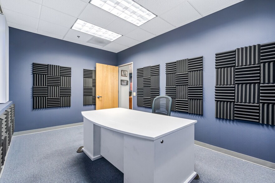 More Photos Of 803-827 Anchorage Place, Chula Vista Light Distribution For Lease