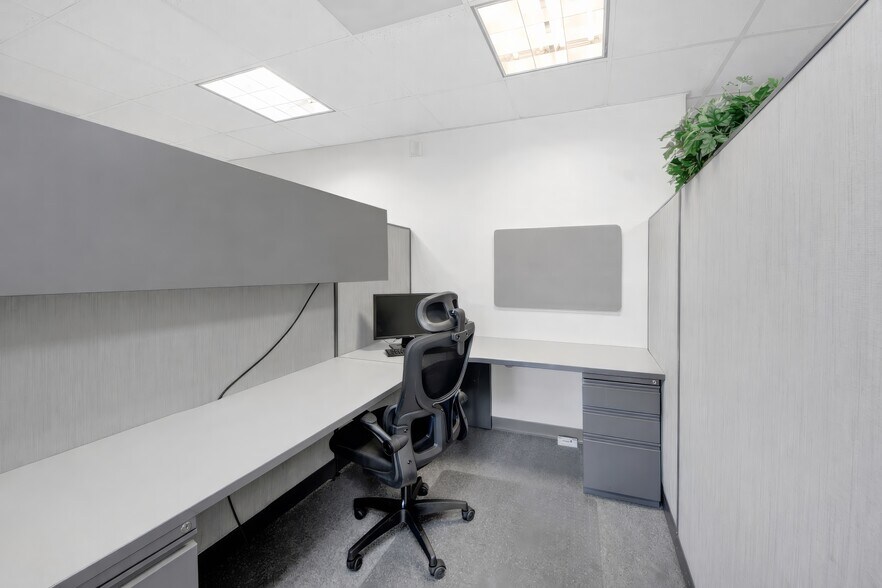 More Photos Of 2001 Central Park Ave, Yonkers Office For Sale