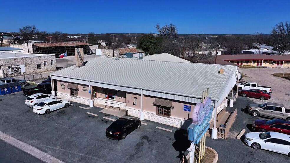 Primary Photo Of 1606 Main St, Junction Restaurant For Sale