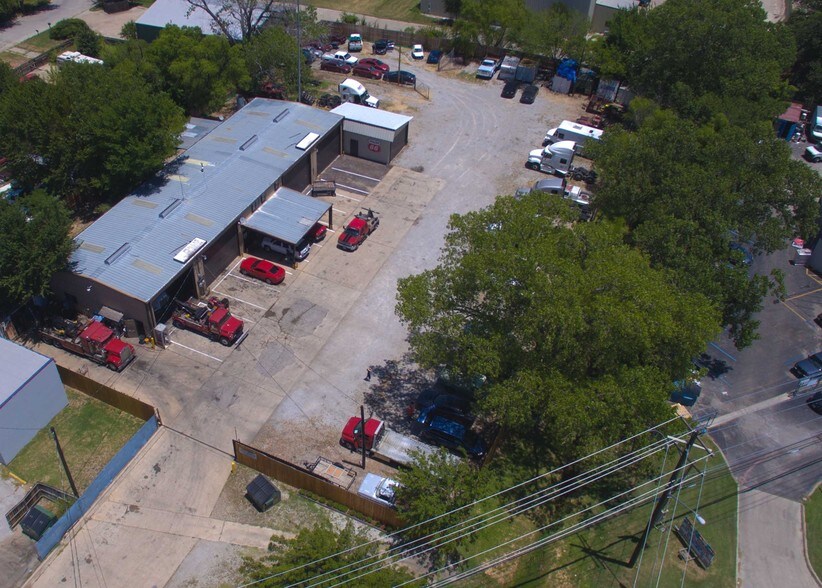 More Photos Of 715 Dallas Dr, Denton Flex For Sale