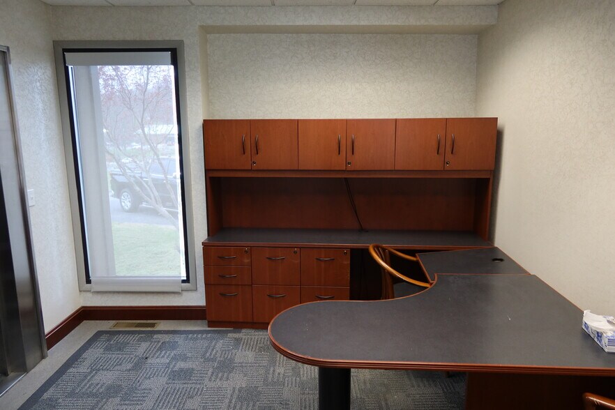 More Photos Of 3269 Highway 126, Blountville Bank For Sale