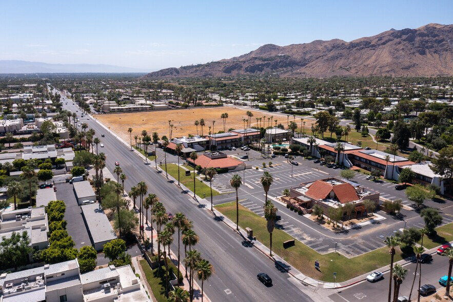 More Photos Of 1201 E Palm Canyon Dr, Palm Springs Restaurant For Lease