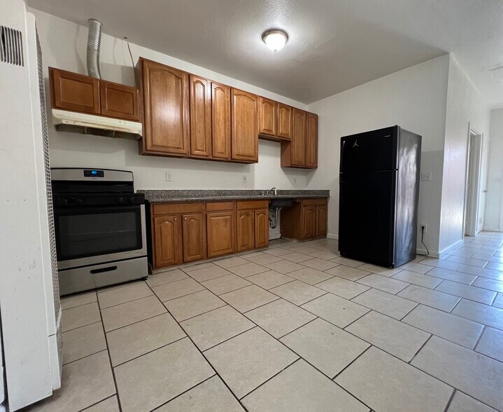 More Photos Of 2324-2332 International Blvd, Oakland Apartments For Sale